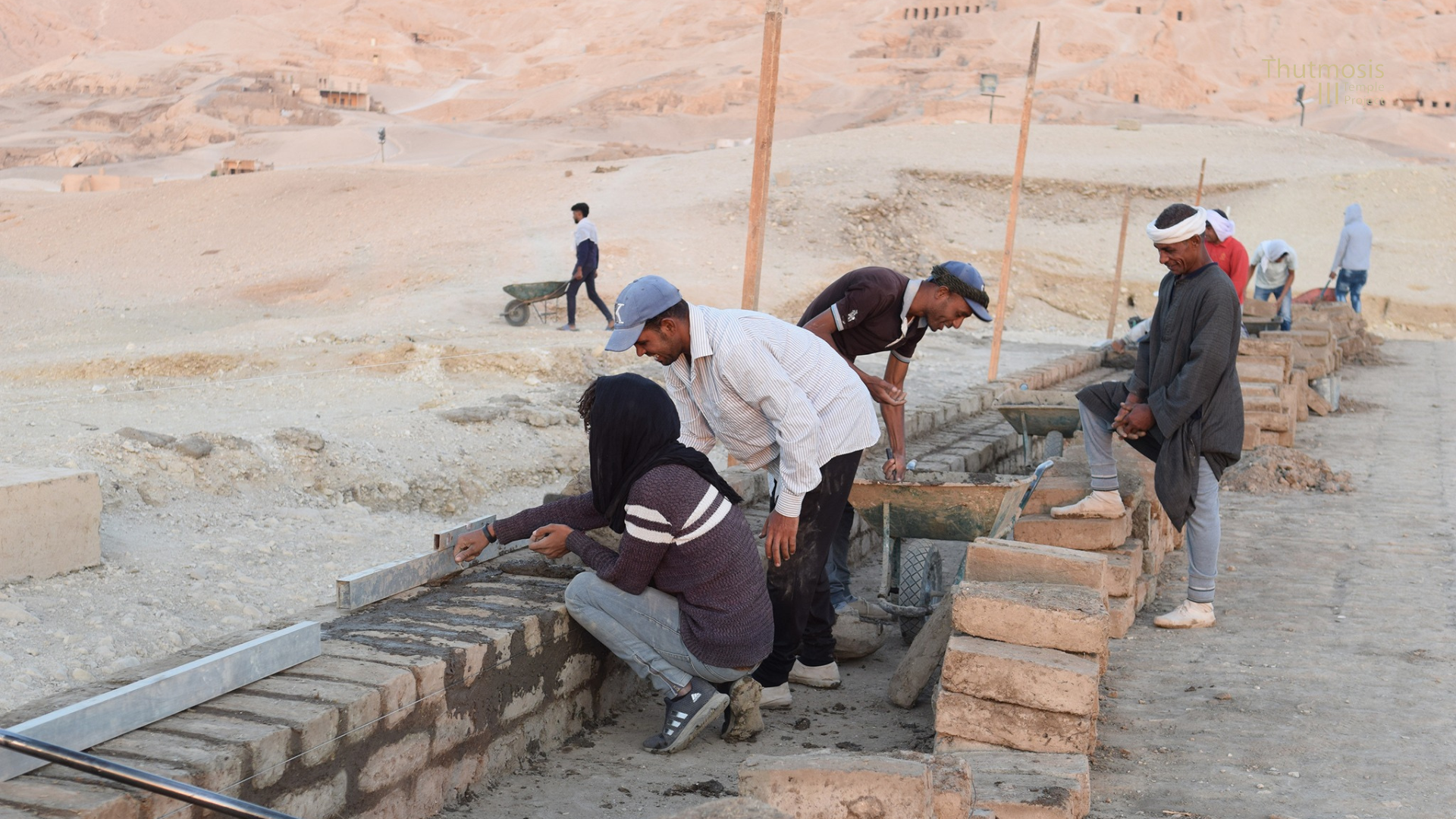 Avances en la recuperación de bóvedas de adobe y la puesta en valor del templo de Tutmosis III