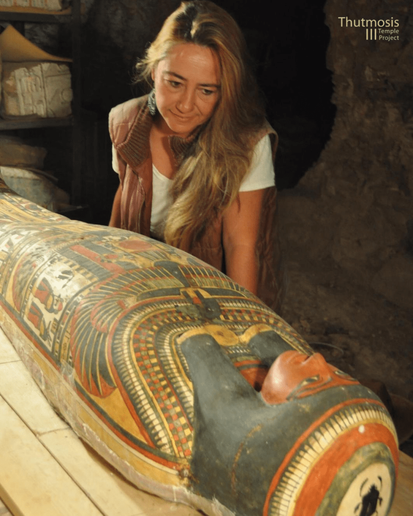 Tutmosis III_Myriam Seco_sarcofago_01